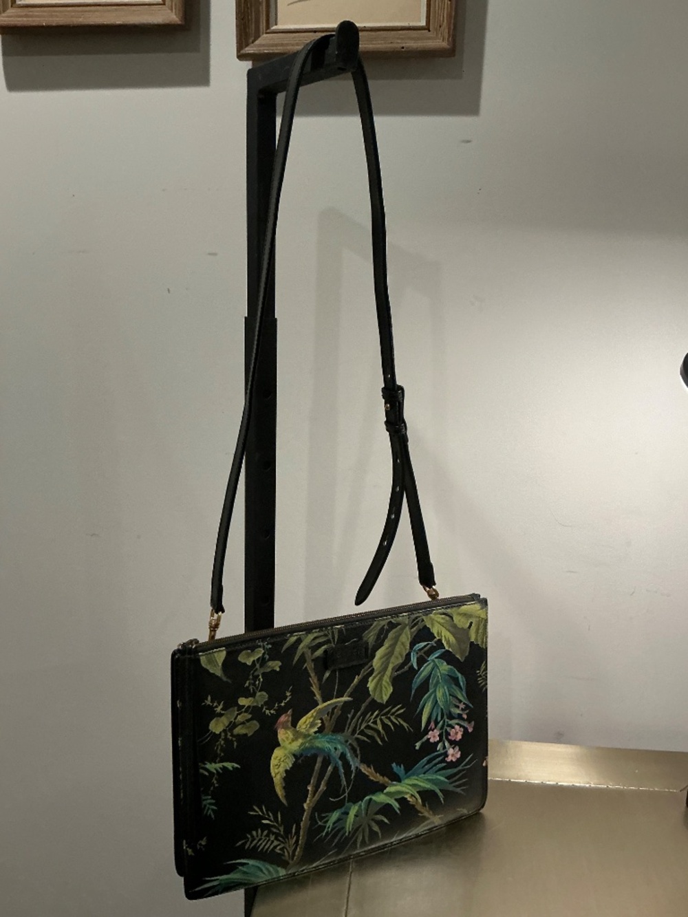 Gucci Black Leather Tropical Bird Print Clutch Pouch Bag Adjustable strap - Picture 6 of 16